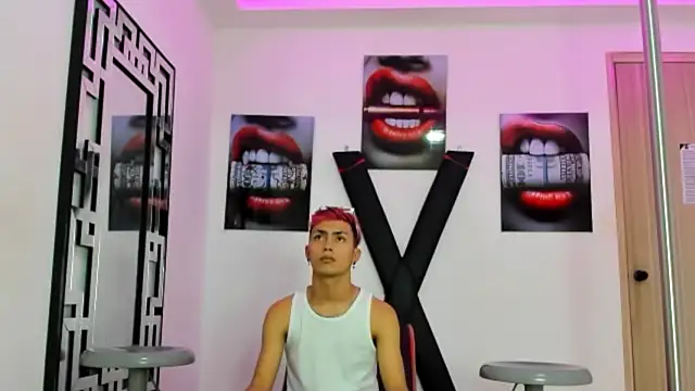 VERY HOT GUYS online show from 18, 10, 2025