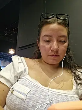 annyaparis online show from 26, 2, 2026