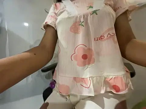 dubyzubygirl online show from 22, 4, 2026