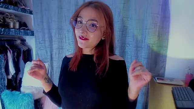 AmaruBloom online show from 12, 10, 2025