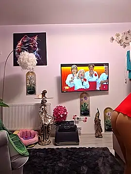 KirraWhite online show from 25, 10, 2025