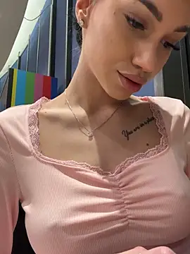 ilariea girl online show from 6, 2, 2026