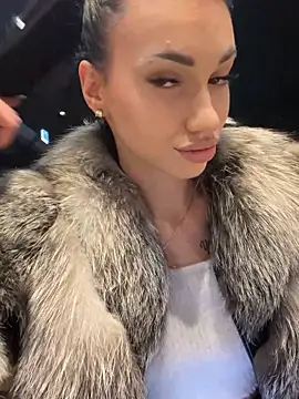 ilariea girl online show from 4, 2, 2026