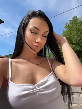 ilariea girl online show from 9, 6, 2026