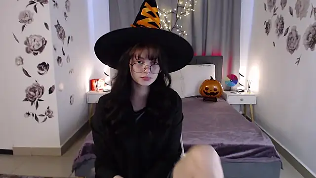 Snapshot of MileyRood chatting on 29, 10, 2025 MileyRood online show from 29, 10, 2025