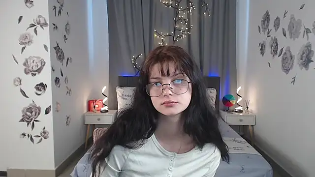 Snapshot of MileyRood chatting on 17, 10, 2025 MileyRood online show from 17, 10, 2025