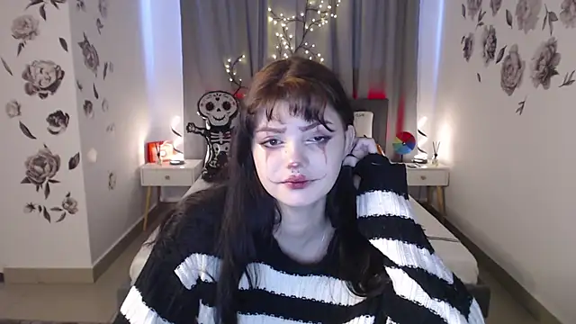 Snapshot of MileyRood chatting on 28, 10, 2025 MileyRood online show from 28, 10, 2025