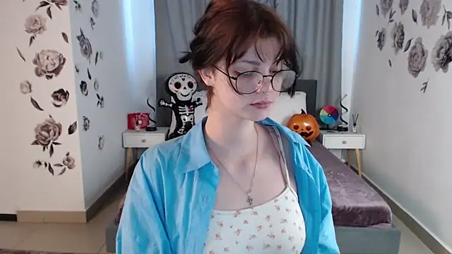 Snapshot of MileyRood chatting on 2, 11, 2025 MileyRood online show from 2, 11, 2025