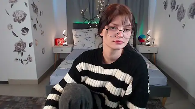 Snapshot of MileyRood chatting on 16, 10, 2025 MileyRood online show from 16, 10, 2025