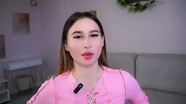 Snapshot of HattieCarranzo chatting on 19, 10, 2025 HattieCarranzo online show from 19, 10, 2025