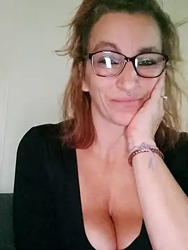 Fifi83Bell online show from 28, 11, 2025