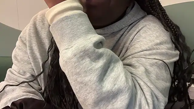 nanaisbackk online show from 19, 12, 2025