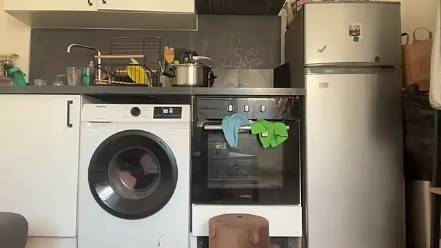 nanaisbackk online show from 3, 3, 2026