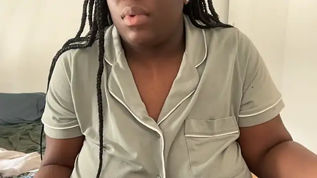 nanaisbackk online show from 5, 4, 2026