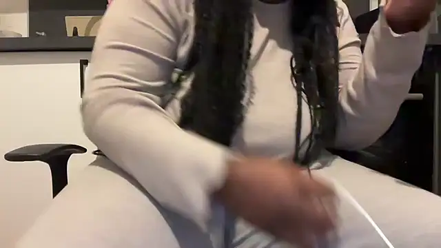 nanaisbackk online show from 11, 3, 2026