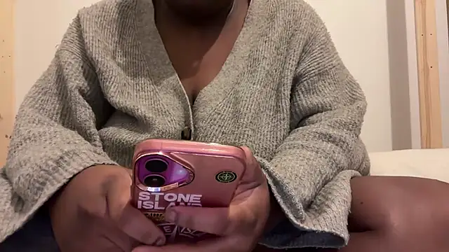 nanaisbackk online show from 2, 11, 2025