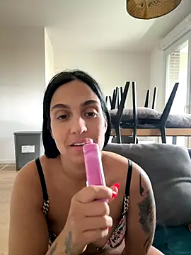 Snapshot of LaPetiteKim chatting on 16, 10, 2025 LaPetiteKim online show from 16, 10, 2025