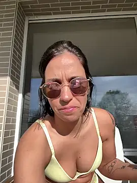 LaPetiteKim online show from 9, 4, 2026