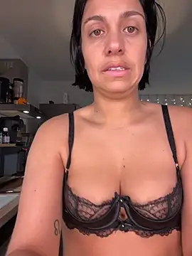 LaPetiteKim online show from 4, 12, 2025