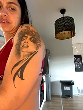 Snapshot of LaPetiteKim chatting on 24, 10, 2025 LaPetiteKim online show from 24, 10, 2025