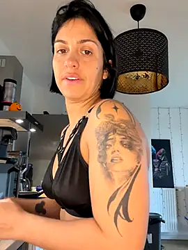 Snapshot of LaPetiteKim chatting on 27, 11, 2025 LaPetiteKim online show from 27, 11, 2025