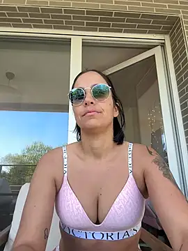 LaPetiteKim online show from 23, 4, 2026