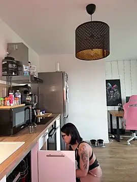 LaPetiteKim online show from 10, 2, 2026