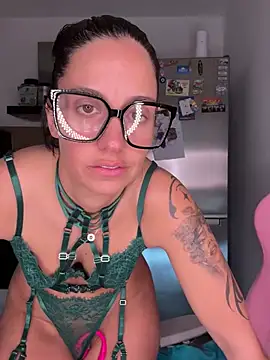 LaPetiteKim online show from 3, 4, 2026