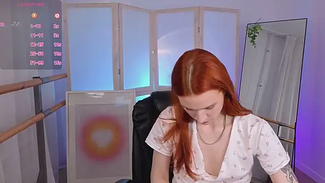 Snapshot of PollyMayer chatting on 11, 7, 2026 PollyMayer online show from 11, 7, 2026