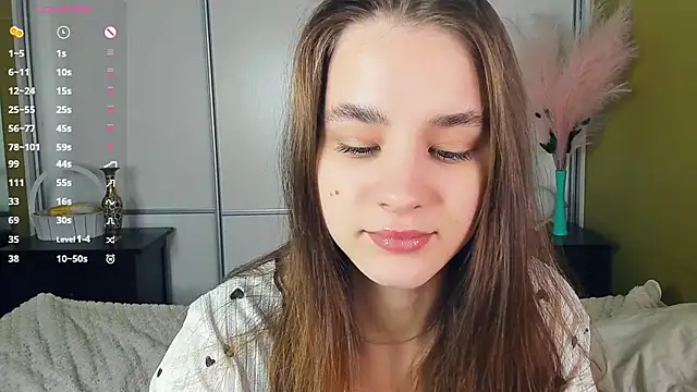 JinnyMcie online show from 13, 4, 2026