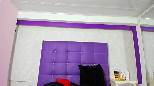 Snapshot of LeaMoreau22 chatting on 21, 10, 2025 LeaMoreau22 online show from 21, 10, 2025