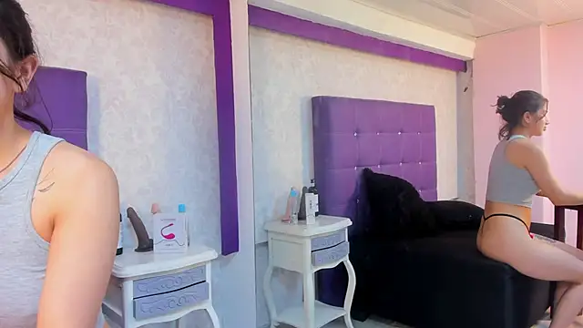 Snapshot of LeaMoreau22 chatting on 7, 10, 2025 LeaMoreau22 online show from 7, 10, 2025