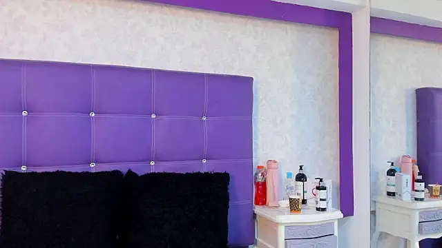 Snapshot of LeaMoreau22 chatting on 8, 10, 2025 LeaMoreau22 online show from 8, 10, 2025