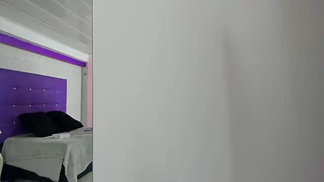 Snapshot of LeaMoreau22 chatting on 1, 11, 2025 LeaMoreau22 online show from 1, 11, 2025