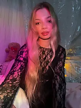  Siennaaa  online show from 5, 3, 2026