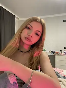  Siennaaa  online show from 14, 2, 2026