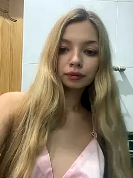  Siennaaa  online show from 28, 10, 2025