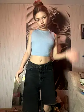  Siennaaa  online show from 18, 10, 2025