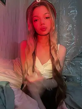  Siennaaa  online show from 6, 3, 2026