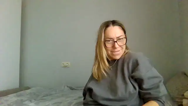 Kinky21 online show from 8, 10, 2025