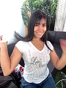 LunaMartinez Pink online show from 6, 10, 2025