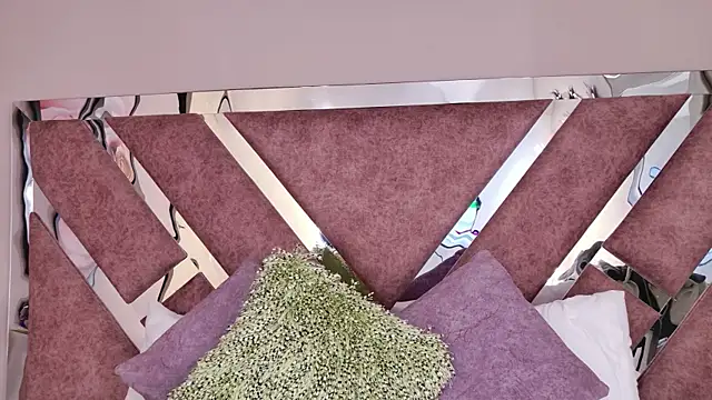 MeganR  online show from 28, 2, 2026