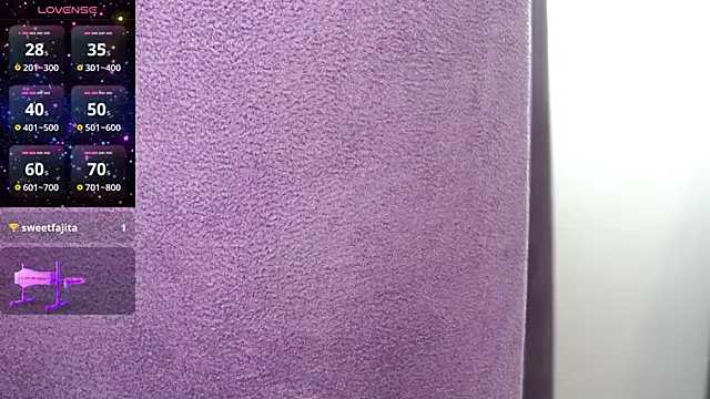 Snapshot of Alicia_beggs chatting on 23, 10, 2025 Alicia beggs online show from 23, 10, 2025