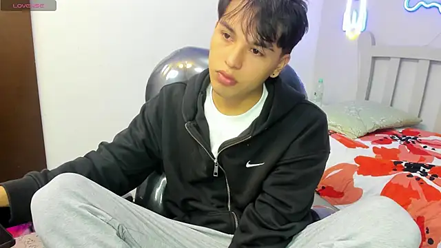 StiwenTwink online show from 9, 10, 2025