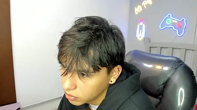 StiwenTwink online show from 29, 10, 2025