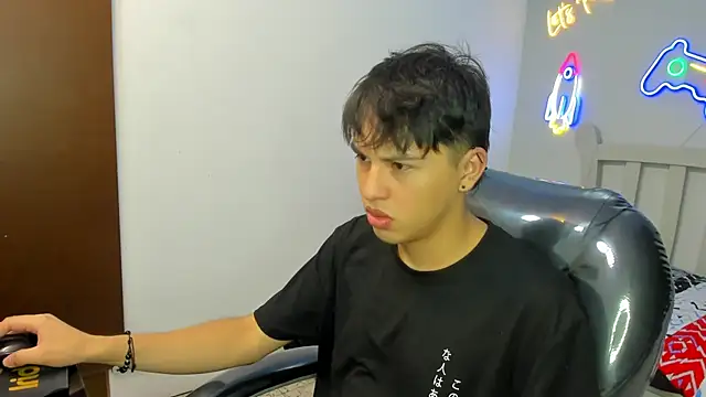 StiwenTwink online show from 14, 11, 2025