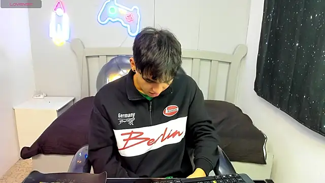 StiwenTwink online show from 15, 11, 2025