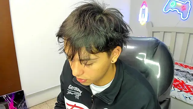 StiwenTwink online show from 28, 10, 2025