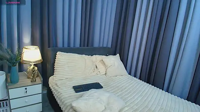 Kaydee Callix online show from 8, 10, 2025