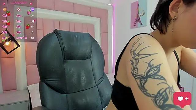 Snapshot of Klaret_Toy chatting on 13, 11, 2025 Klaret Toy online show from 13, 11, 2025